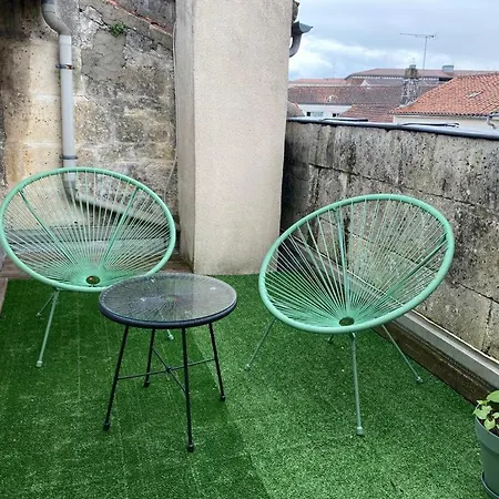 L'atypique - Centre-ville - Terrasse - Clim شقة *